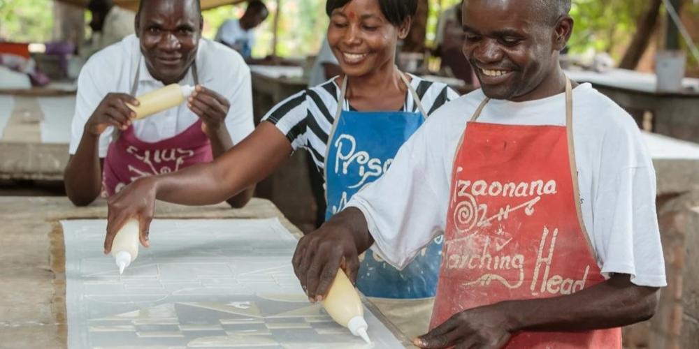 Kategoriebild der Kategorie “Schürzen mit Motiven aus der afrikanischen Tierwelt”