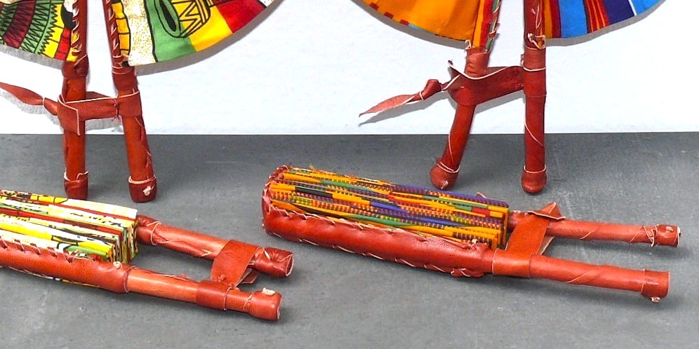 Kategoriebild der Kategorie “Ghana Fächer mit Rindledergriff”