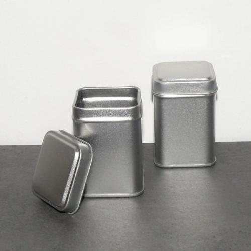Artikelbild des Artikels “Weißblechdose, mit Stülpdeckel, viereckig “
