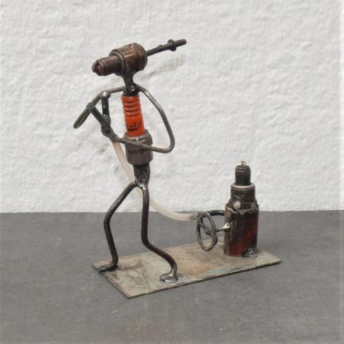 Artikelbild des Artikels “Zündkerzenfigur “