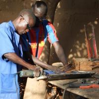  Artikelbild 2 des Artikels “Zündkerzenfigur “