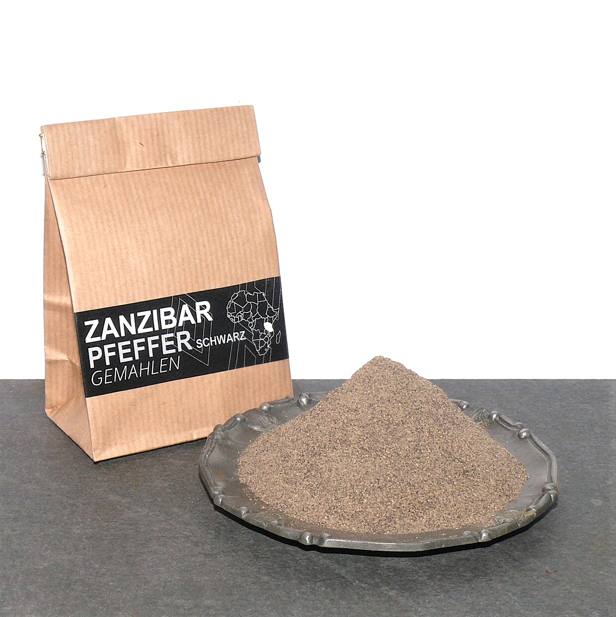  Artikelbild 1 des Artikels “Pfeffer schwarz “