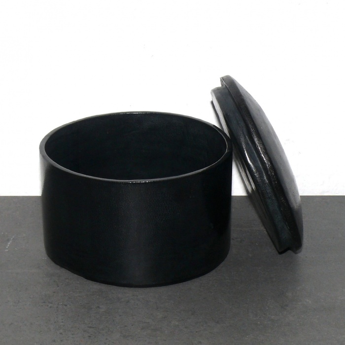  Artikelbild 1 des Artikels “Ziegenlederdose “