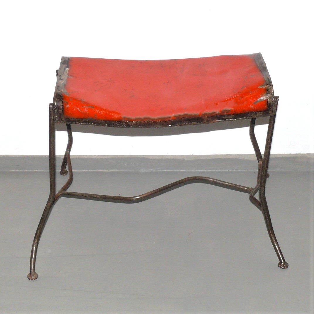  Artikelbild 2 des Artikels “Hocker “